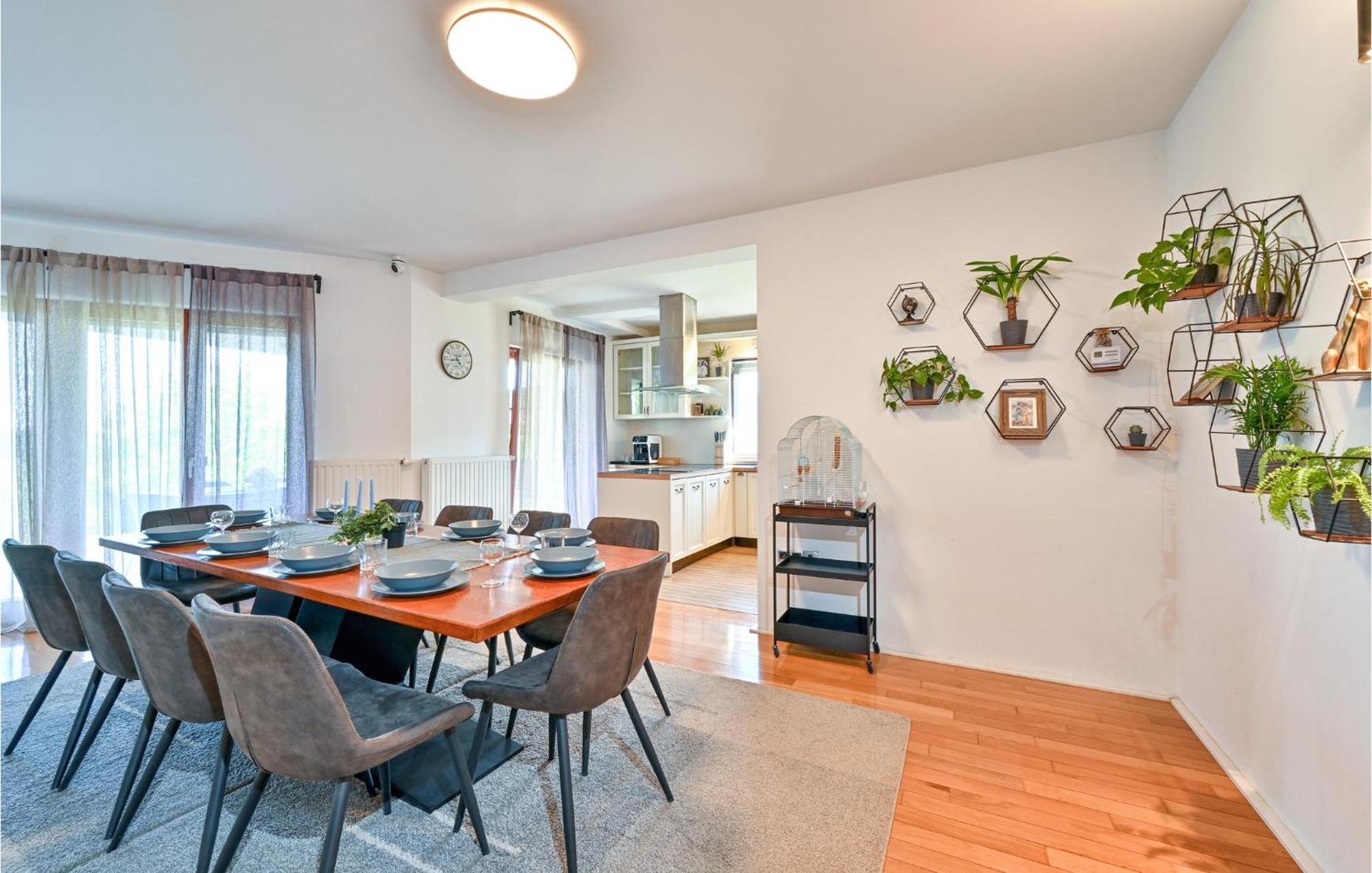 4 Bedroom Nice Home In Mala Rakovica מראה חיצוני תמונה