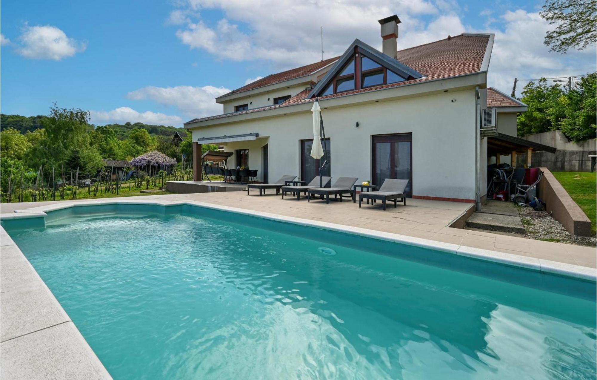 4 Bedroom Nice Home In Mala Rakovica מראה חיצוני תמונה