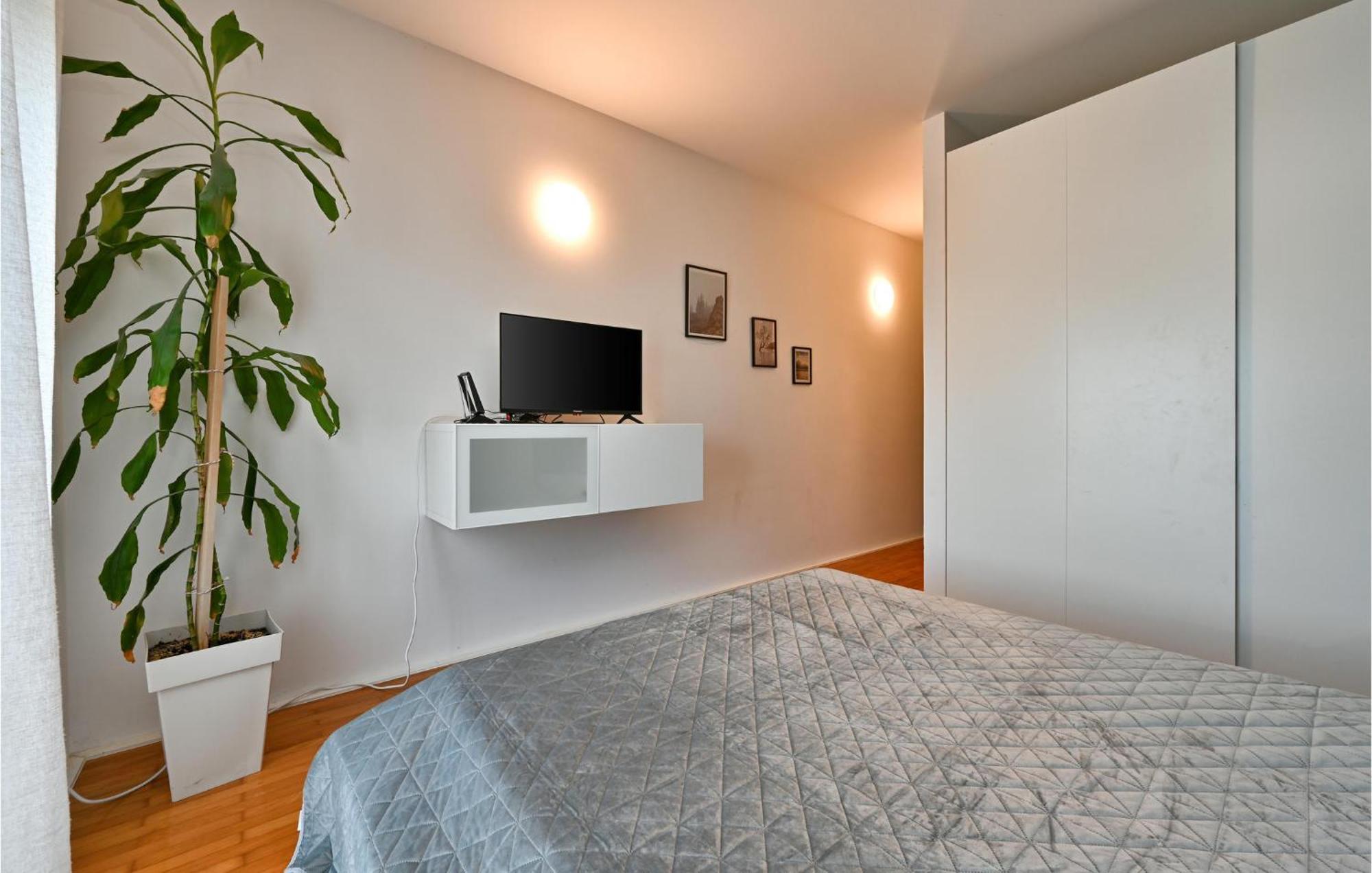 4 Bedroom Nice Home In Mala Rakovica מראה חיצוני תמונה