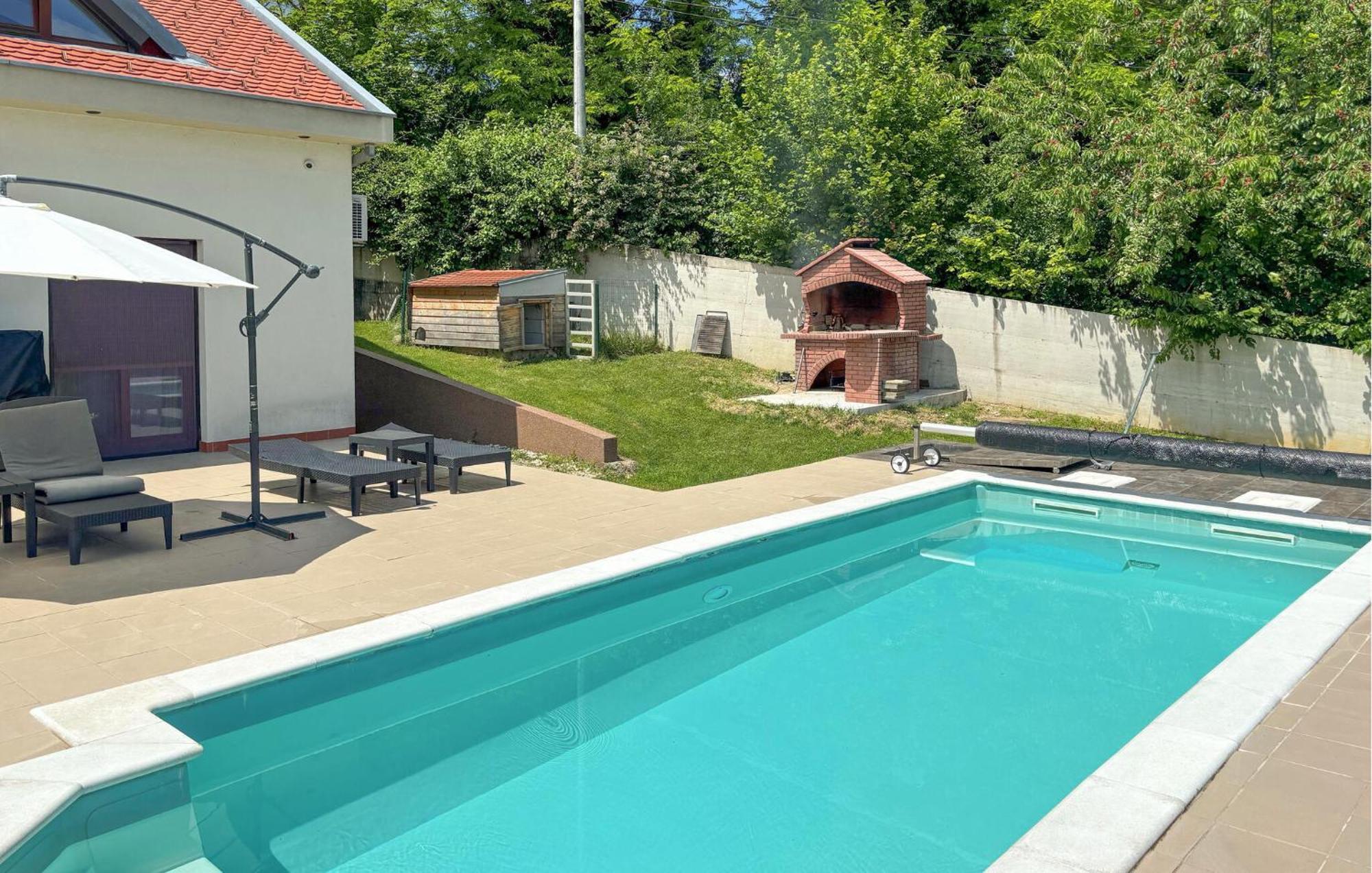 4 Bedroom Nice Home In Mala Rakovica מראה חיצוני תמונה